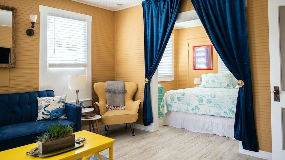 Meranova Guest Inn