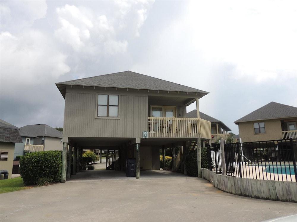 Guest Cottage by Myrtle Beach Vacation Rentals