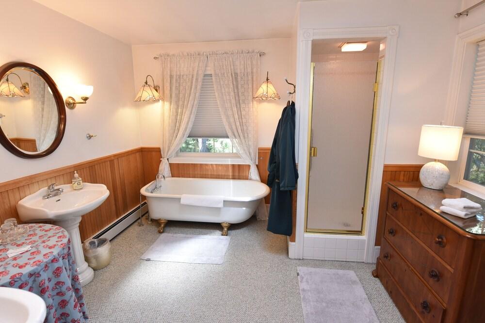 Otters Pond Bed and Breakfast
