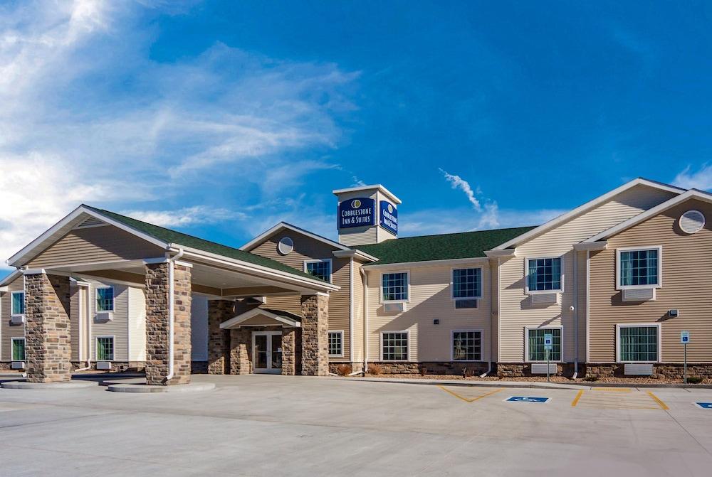 Cobblestone Inn & Suites