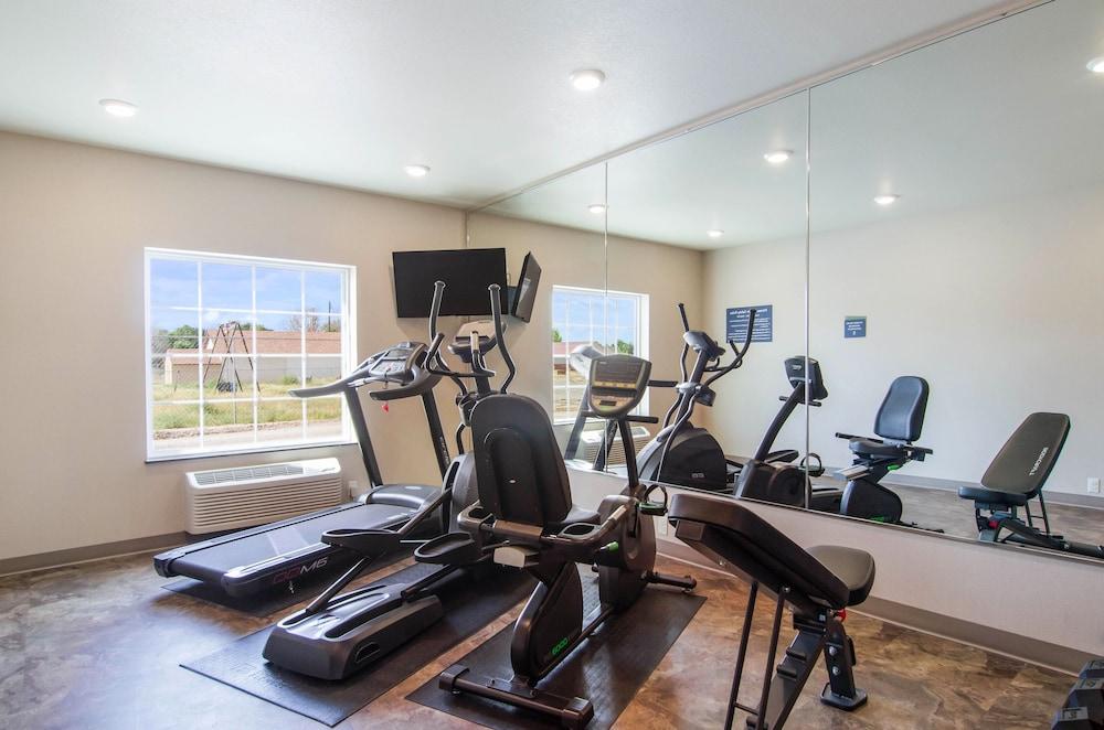 Cobblestone Inn & Suites