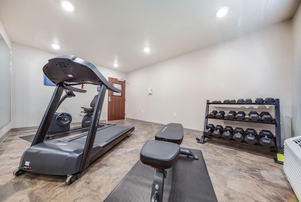 Cobblestone Inn & Suites