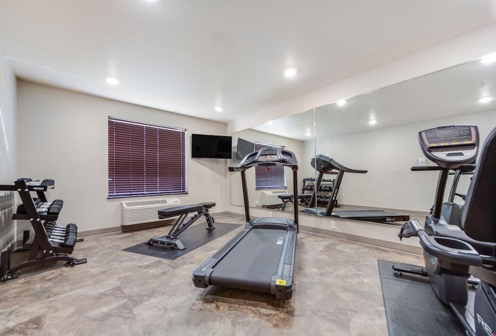 Cobblestone Inn & Suites