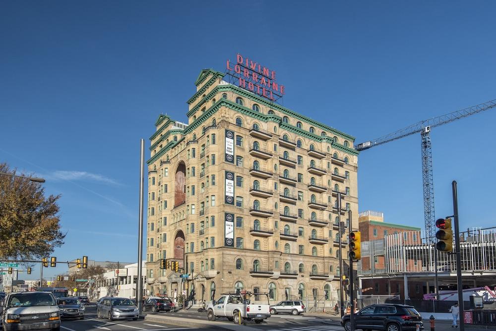Divine Lorraine Apartment Hotel