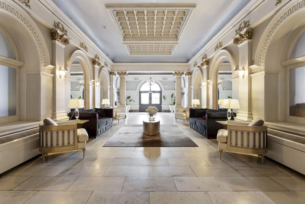 Divine Lorraine Apartment Hotel