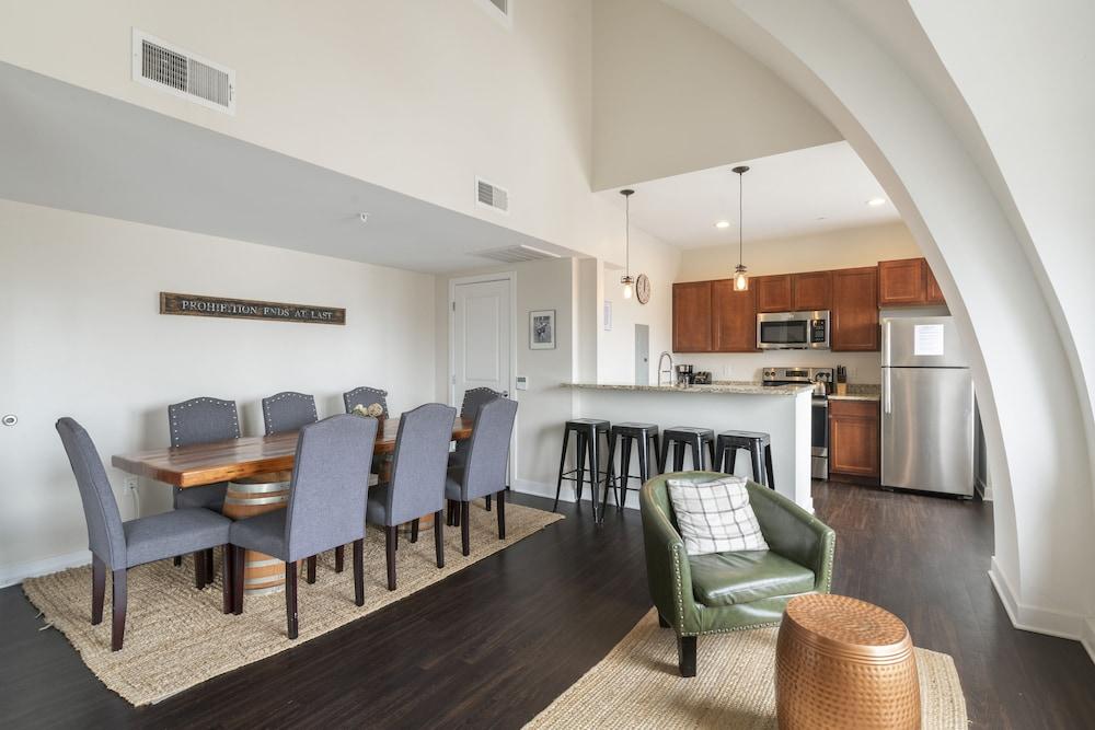 Divine Lorraine Apartment Hotel