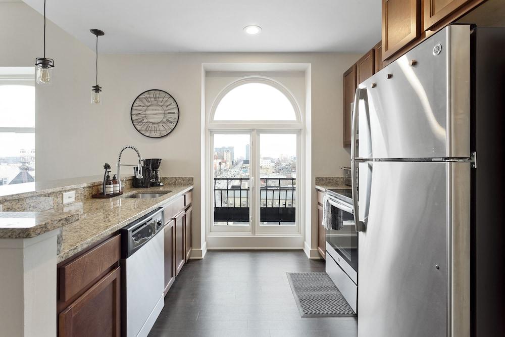 Divine Lorraine Apartment Hotel
