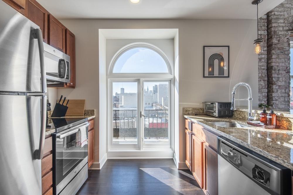 Divine Lorraine Apartment Hotel