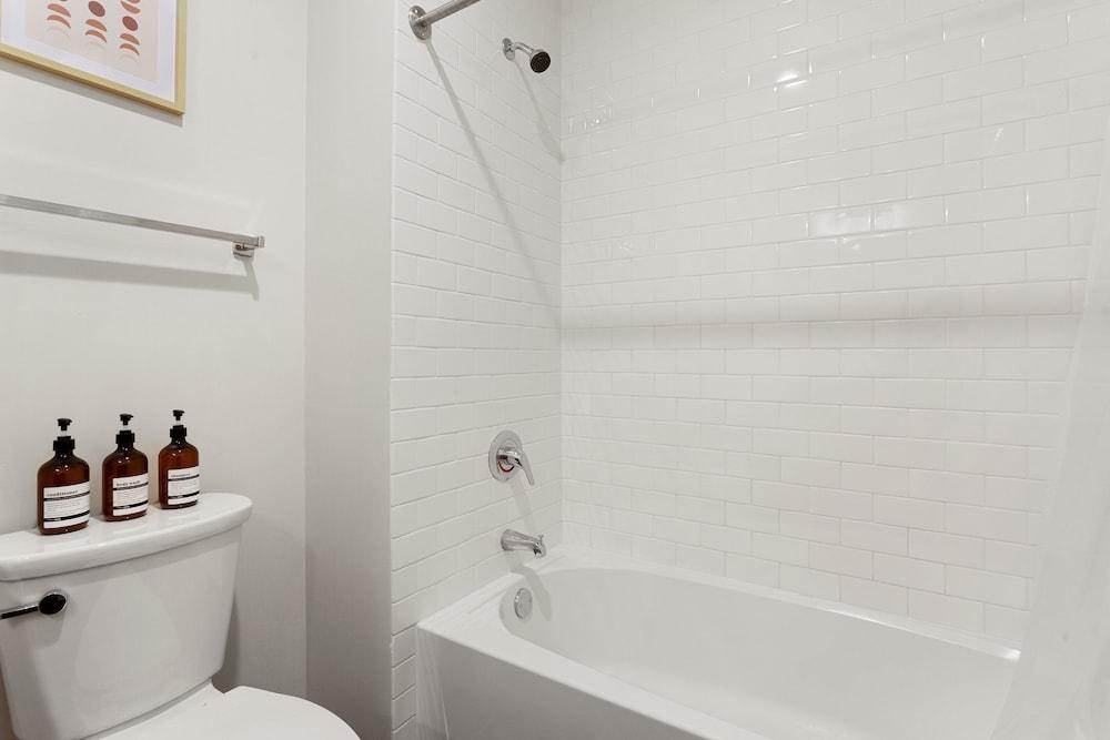 Divine Lorraine Apartment Hotel
