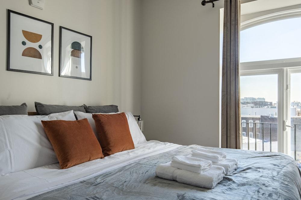 Divine Lorraine Apartment Hotel