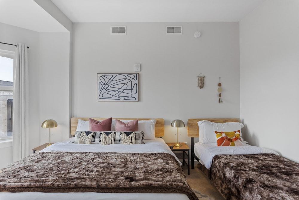 Divine Lorraine Apartment Hotel