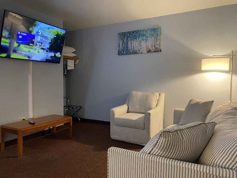 Garnett Inn & RV Park