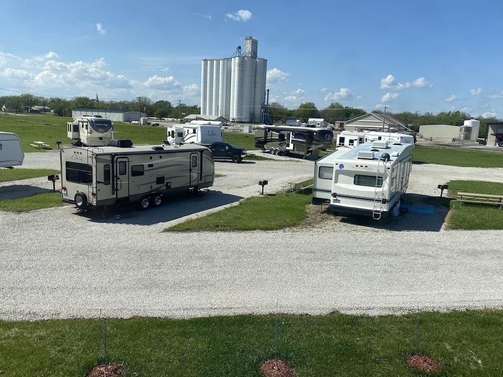 Garnett Inn & RV Park