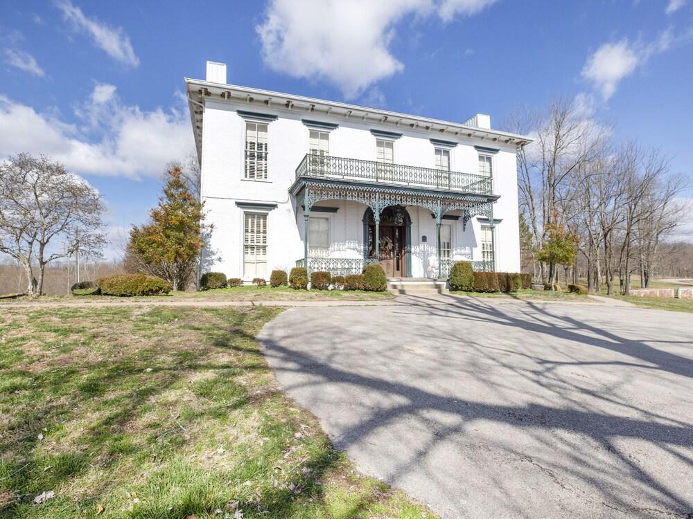 Hotel Falls Of Rough KY Route 110 by OYO Rooms