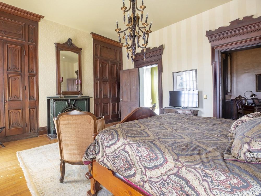 Hotel Falls Of Rough KY Route 110 by OYO Rooms