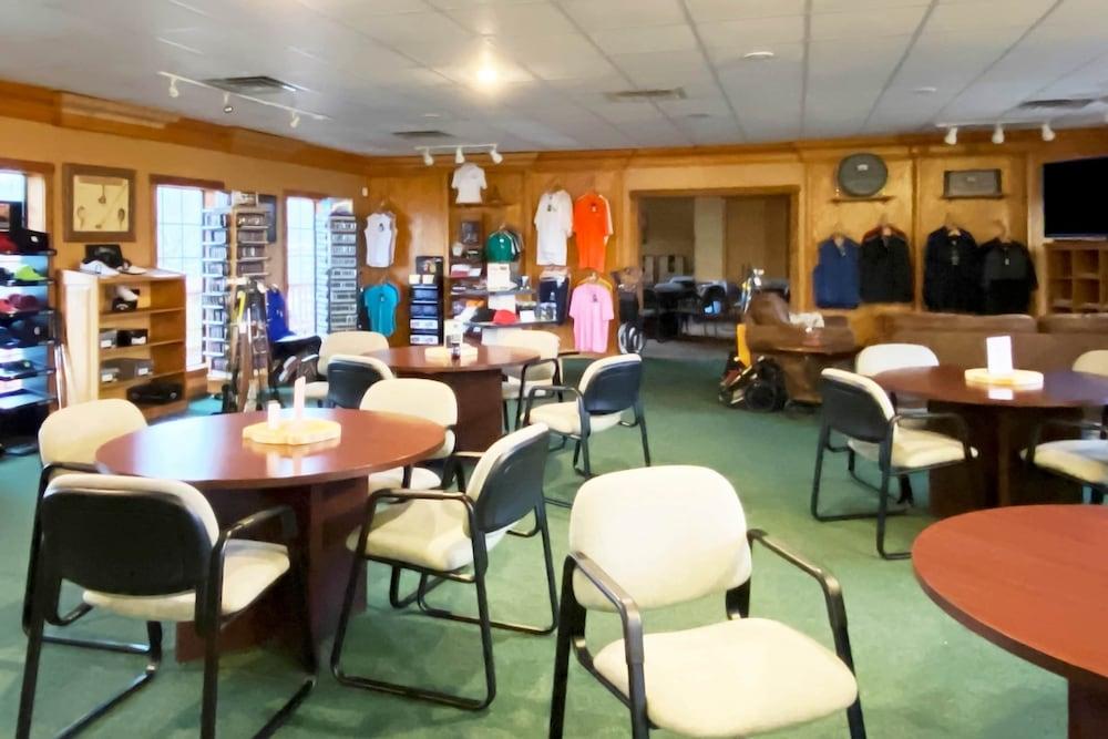 Hotel Falls Of Rough KY Route 110 by OYO Rooms