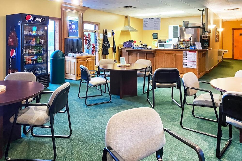 Hotel Falls Of Rough KY Route 110 by OYO Rooms