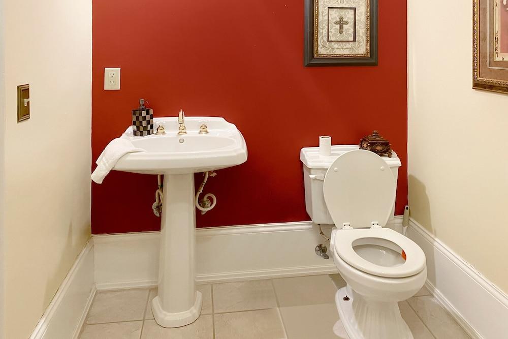 Hotel Falls Of Rough KY Route 110 by OYO Rooms