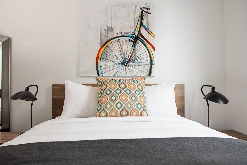 Domicile Suites at Marina SLU