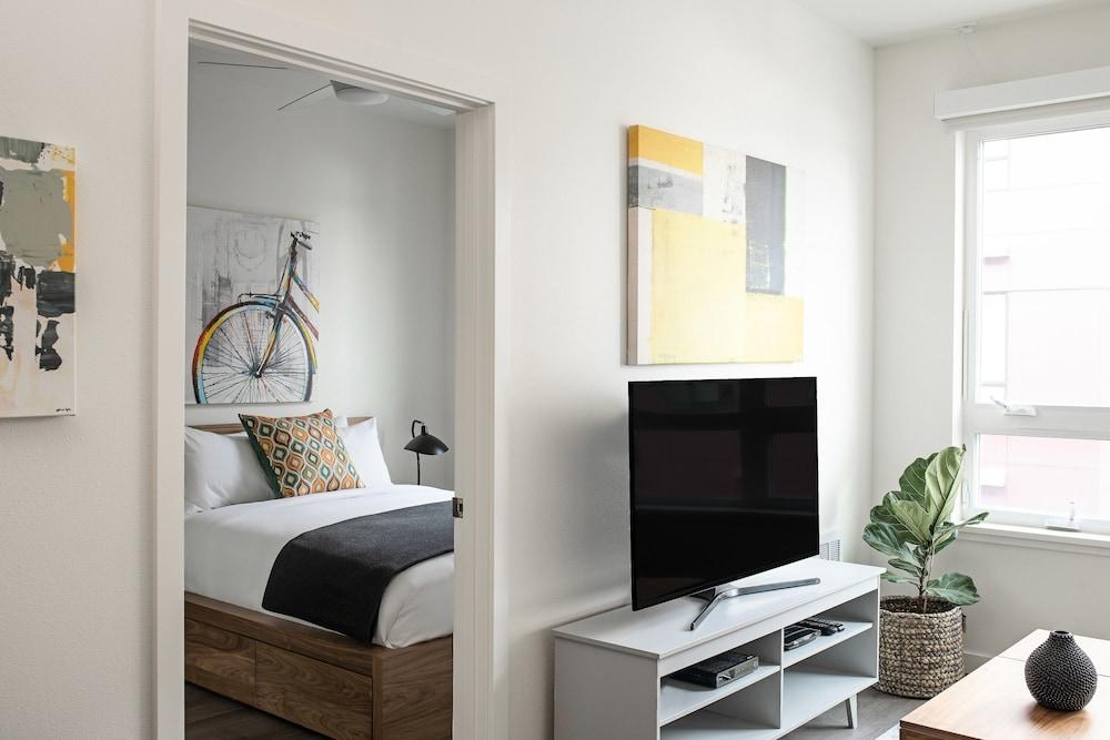 Domicile Suites at Marina SLU