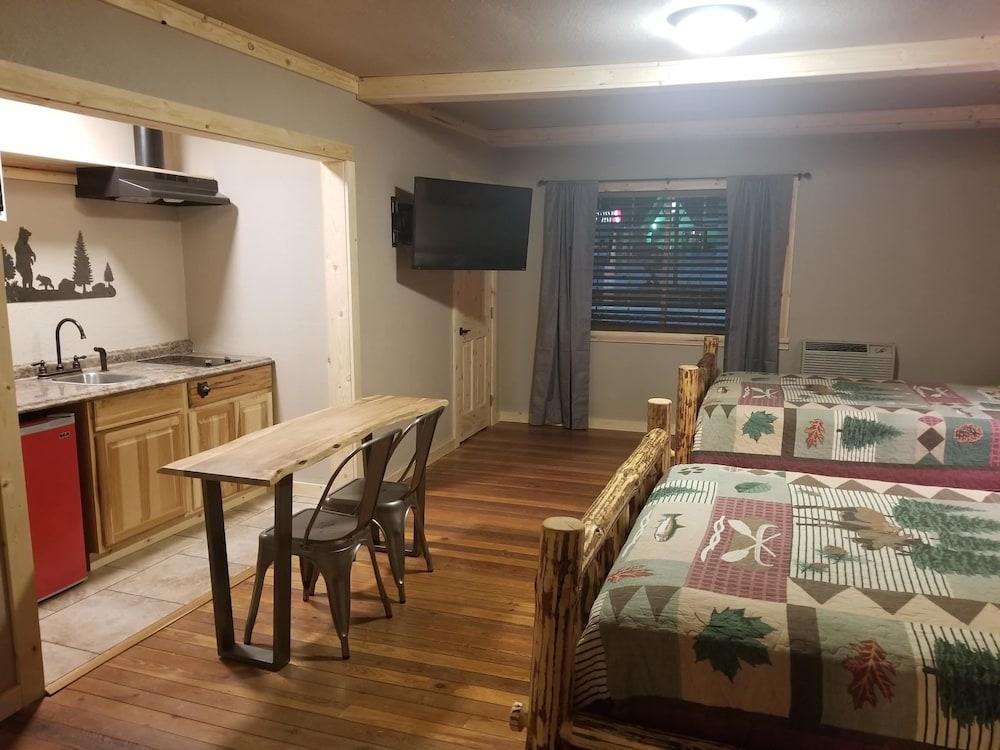 Carriage House Inn