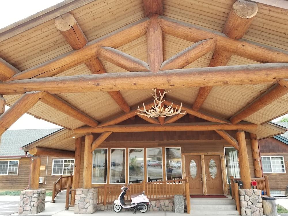 Carriage House Inn