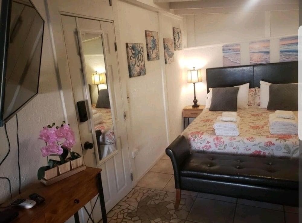 Plumeria Grove Cottage