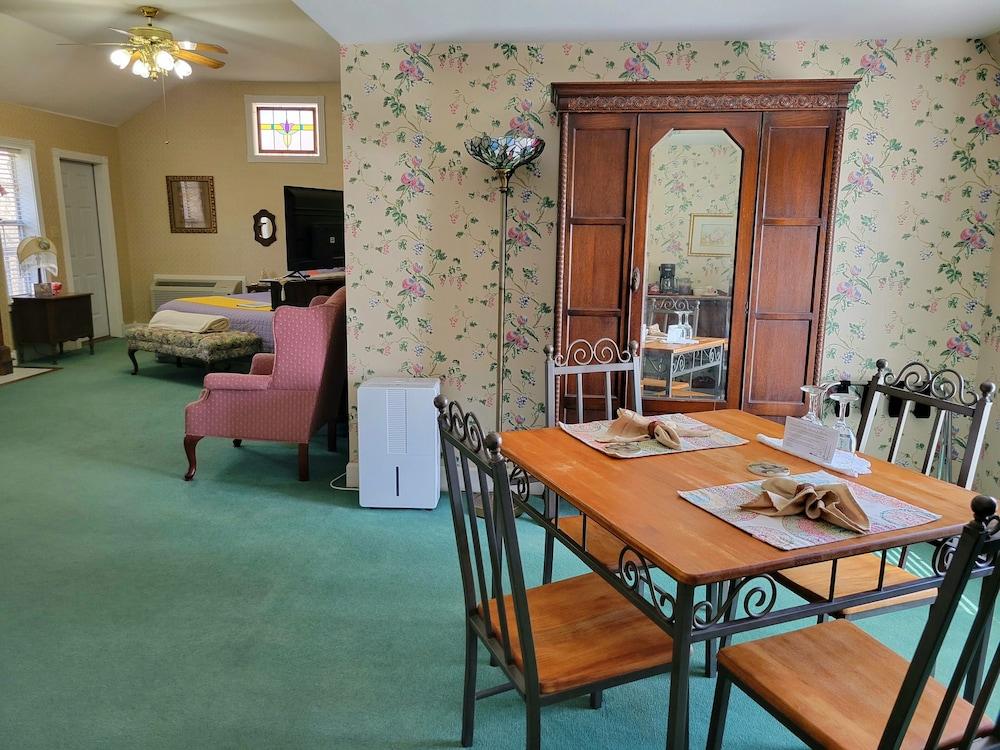 Evening Shade Inn Bed and Breakfast