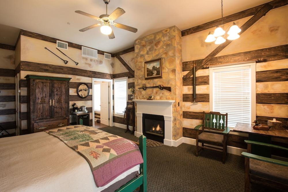 Gruene River Hotel & Retreat