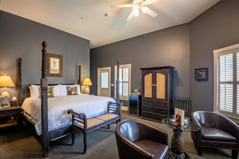 Gruene River Hotel & Retreat