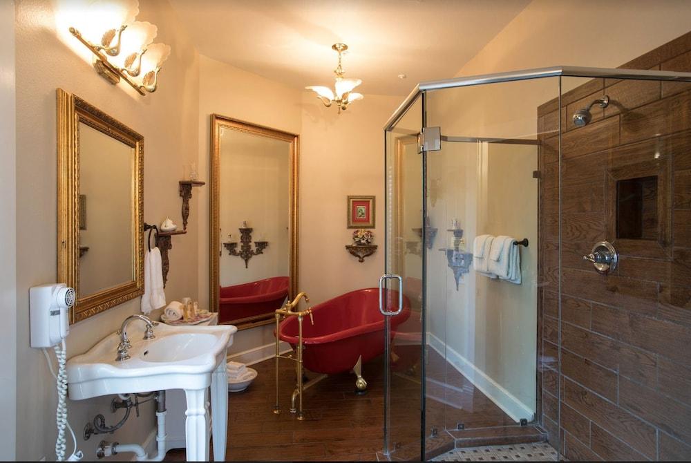 Gruene River Hotel & Retreat