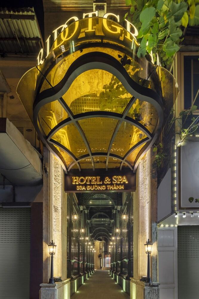 Peridot Grand Hotel & Spa By Aira