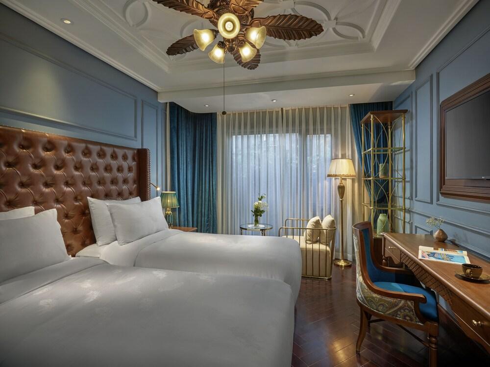 Peridot Grand Hotel & Spa By Aira