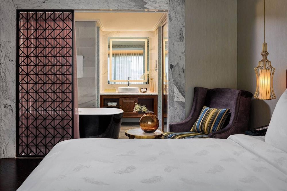 Peridot Grand Hotel & Spa By Aira