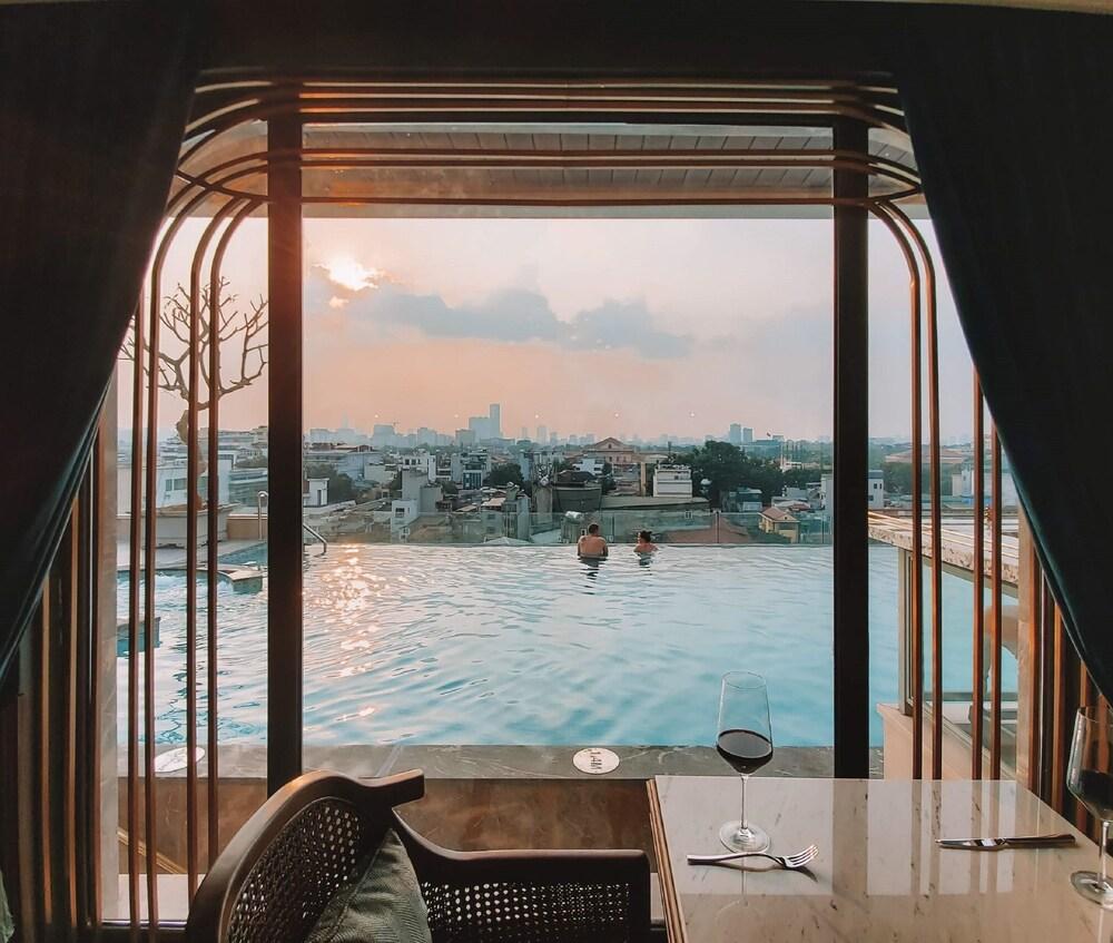 Peridot Grand Hotel & Spa By Aira
