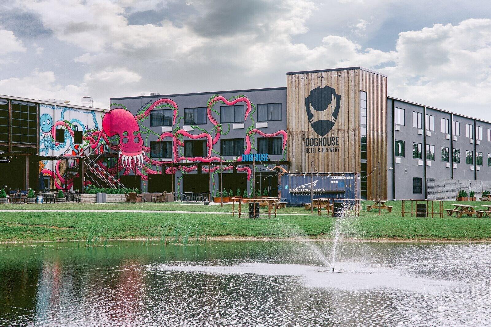 Doghouse Hotel & Brewery