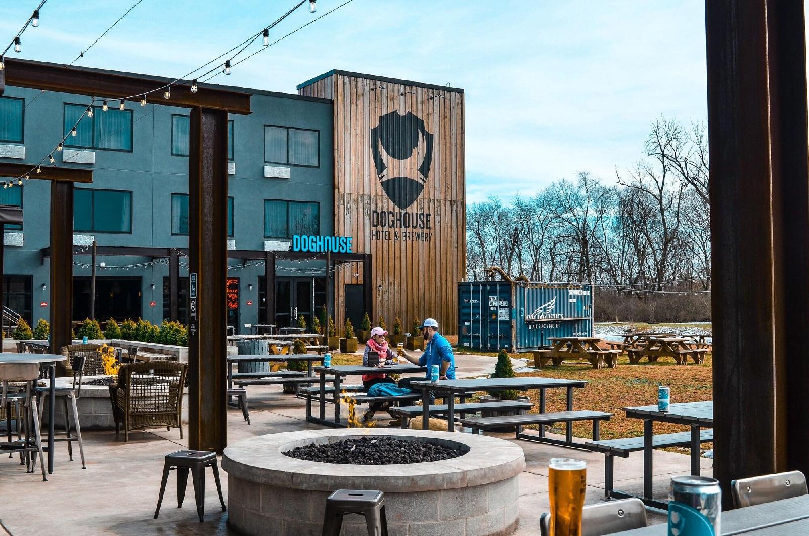 Doghouse Hotel & Brewery