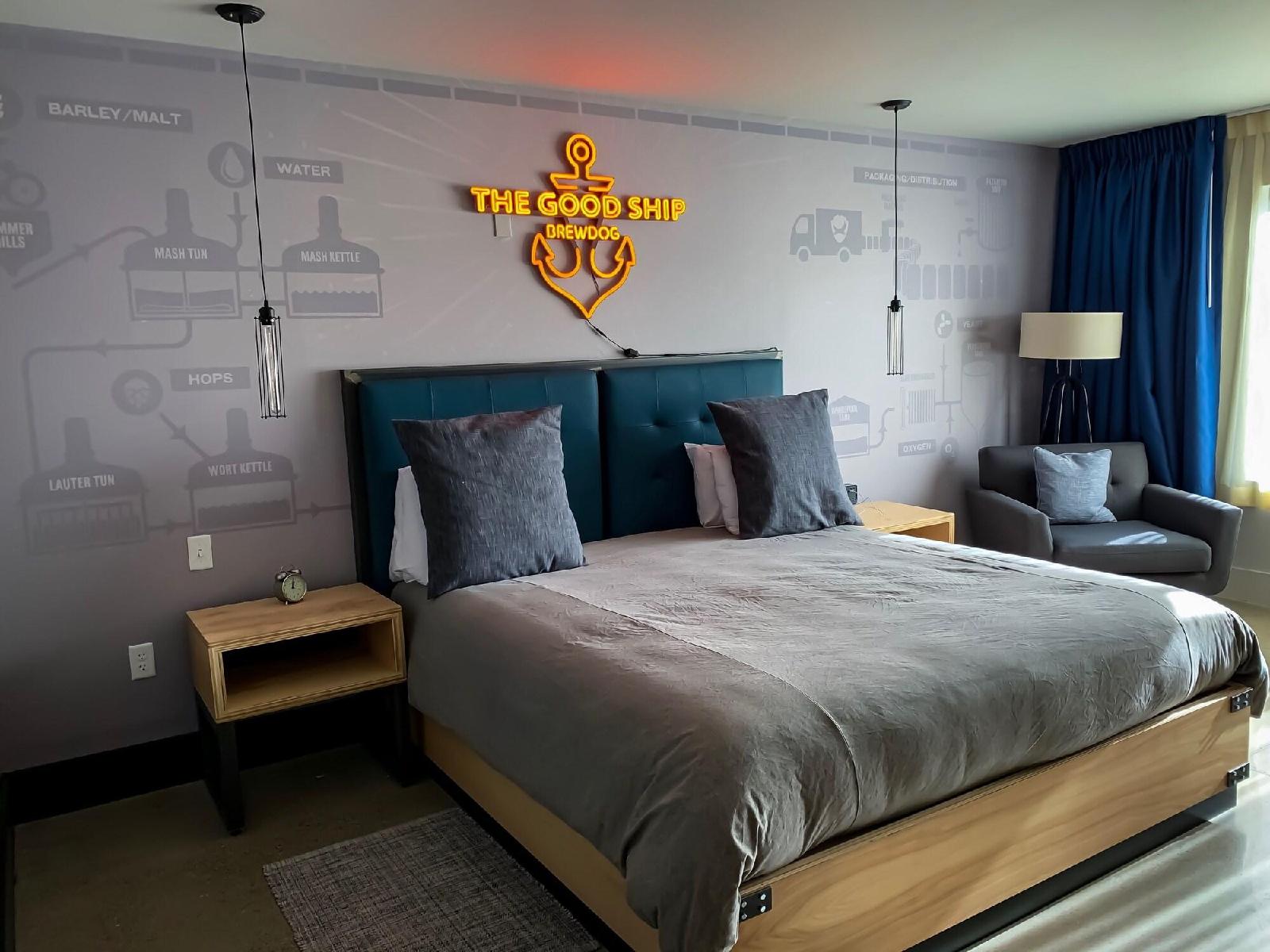 Doghouse Hotel & Brewery