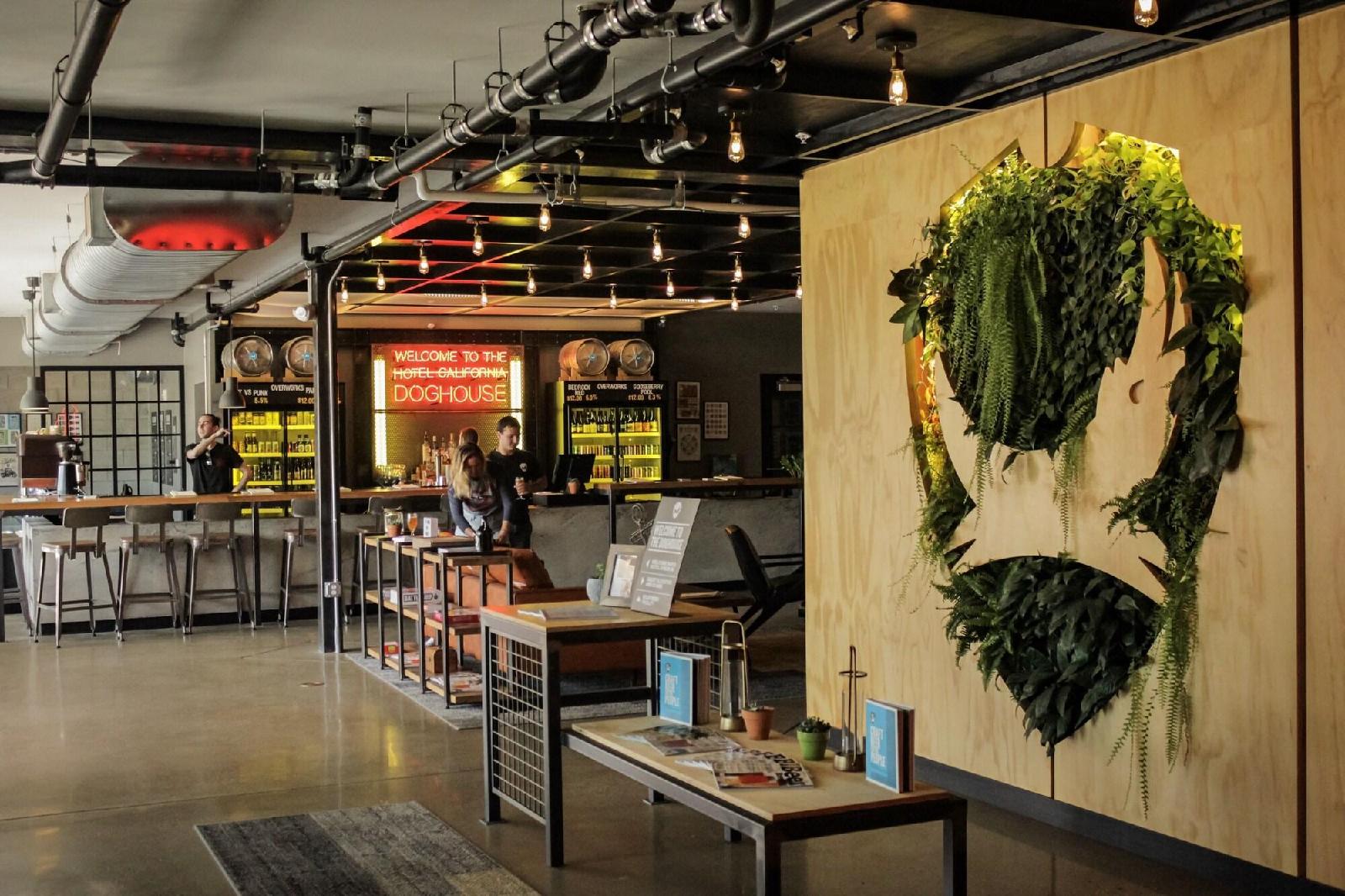 Doghouse Hotel & Brewery