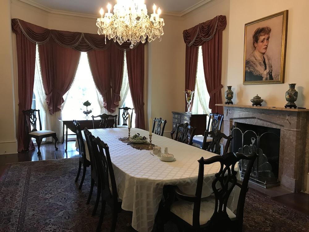 Canemount Plantation Inn