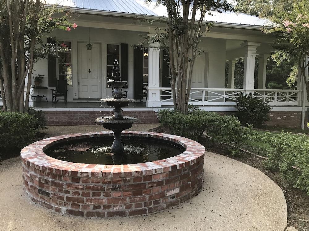 Canemount Plantation Inn
