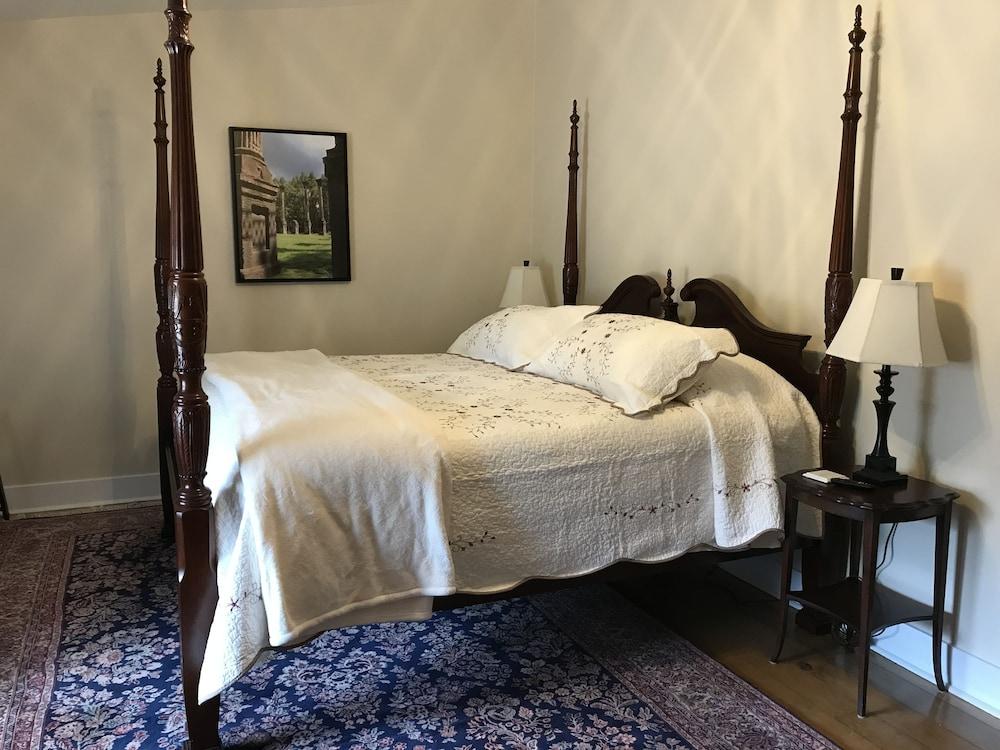 Canemount Plantation Inn