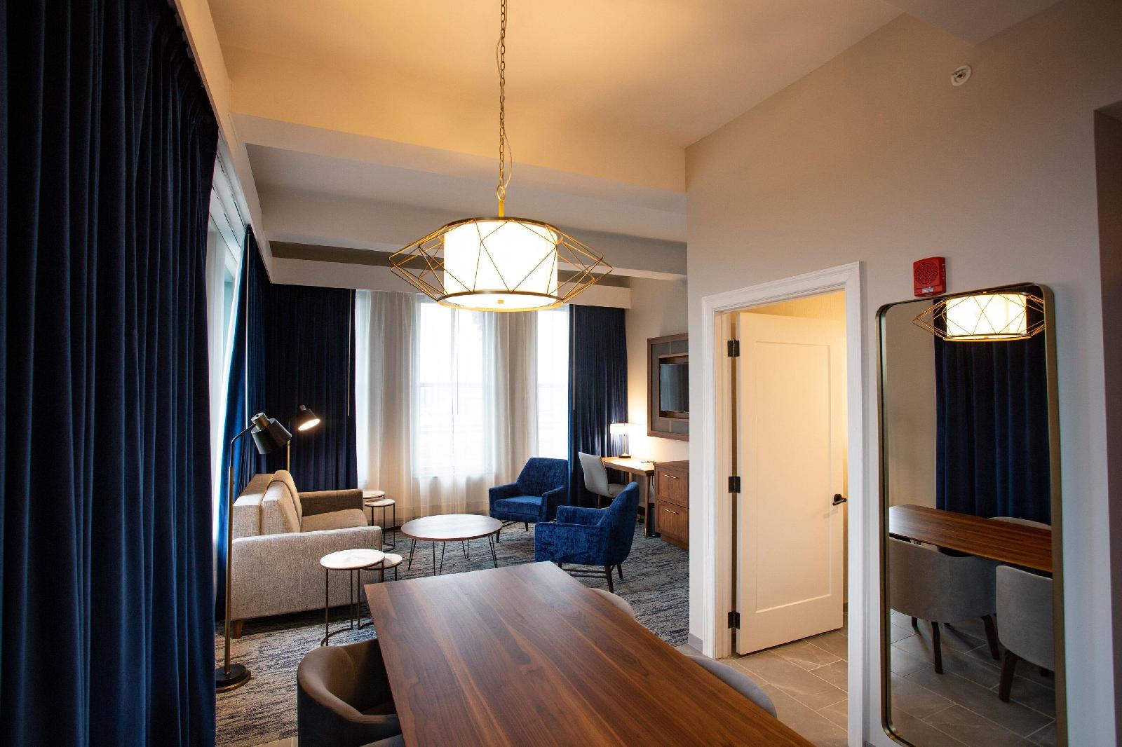 Blu-Tique Hotel
