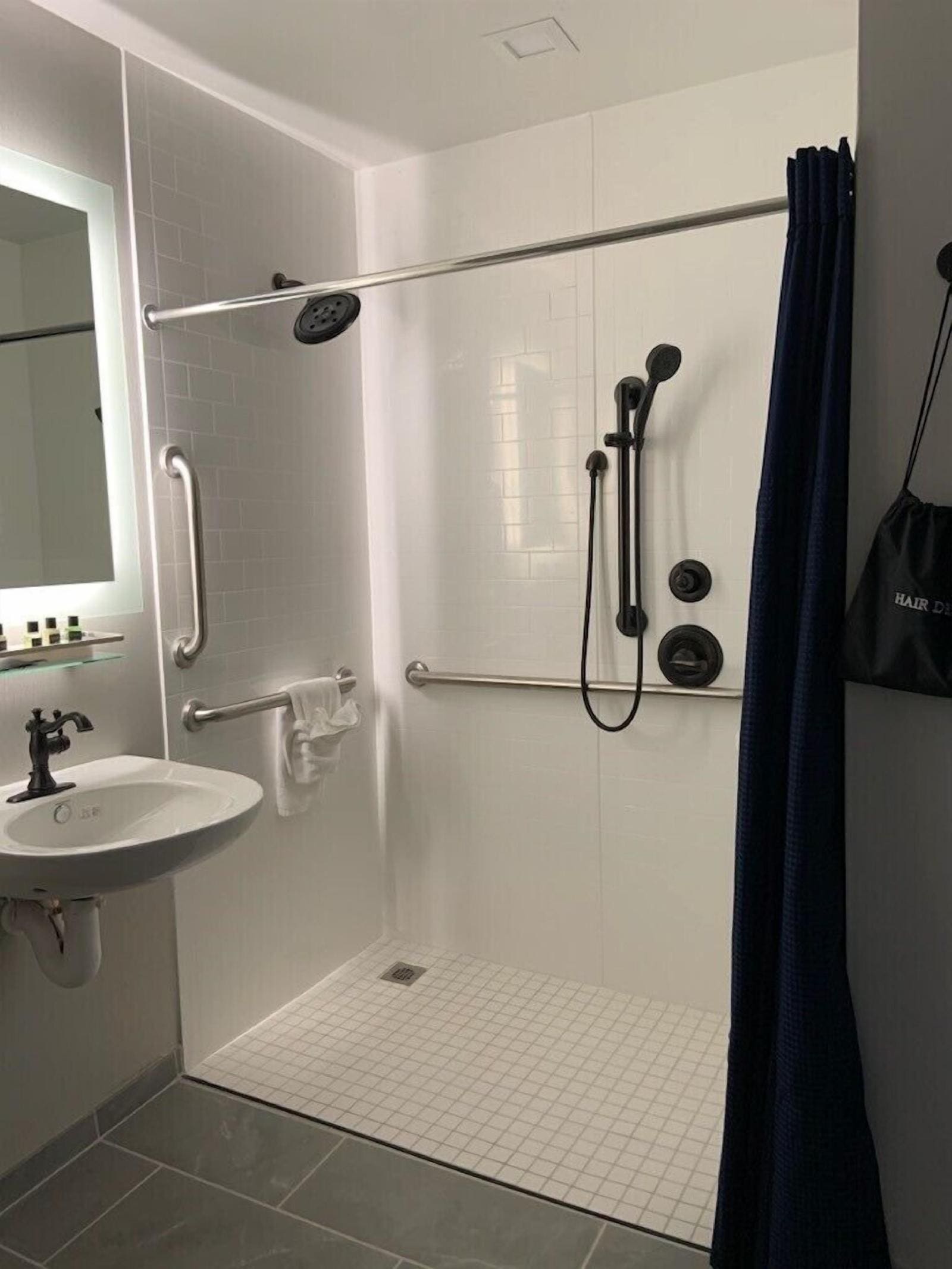 Blu-Tique Hotel