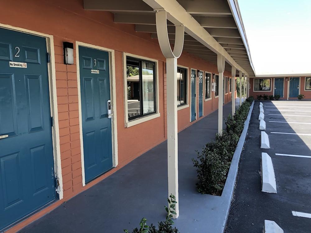 Ocala Cove Motel