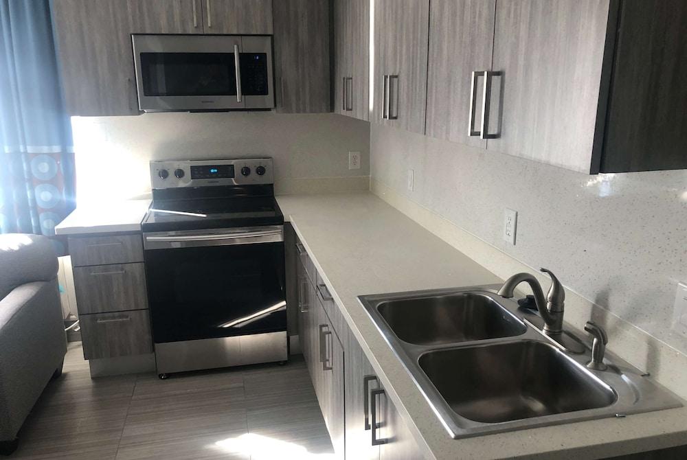 Super 8 by Wyndham Spring/North Houston