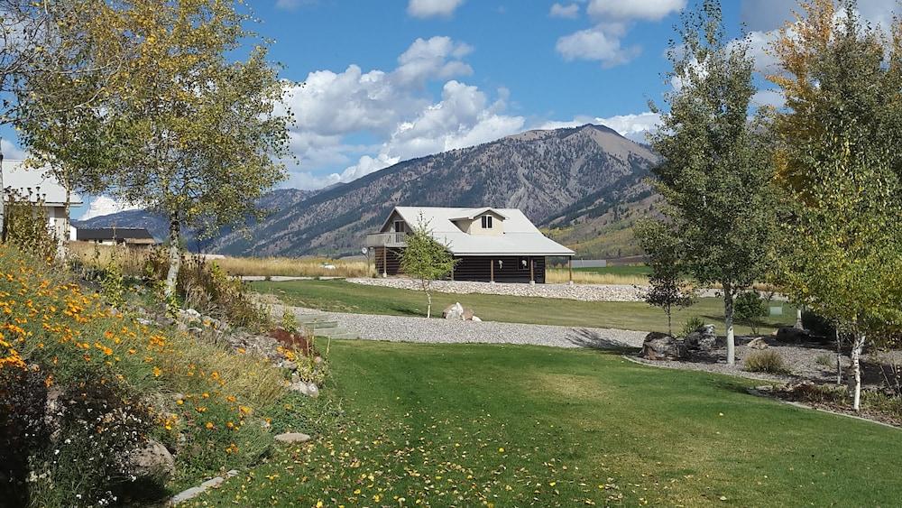 Star Valley Lodge