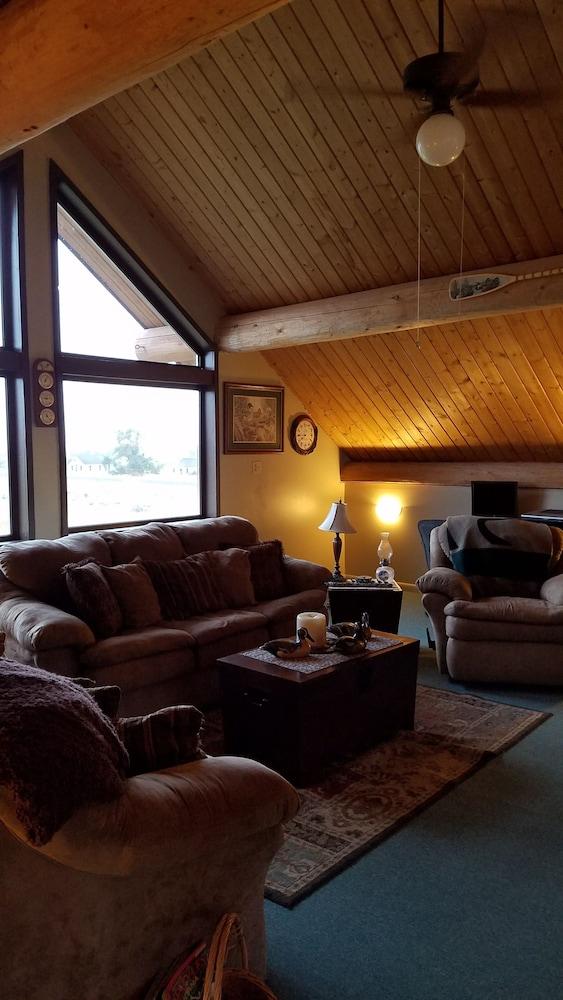 Drunk Duck Lodge