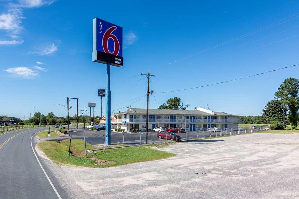 Motel 6 Lumberton