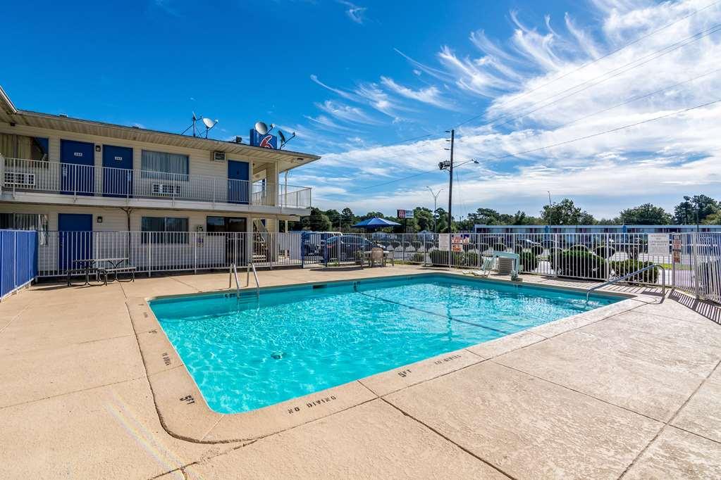 Motel 6 Lumberton